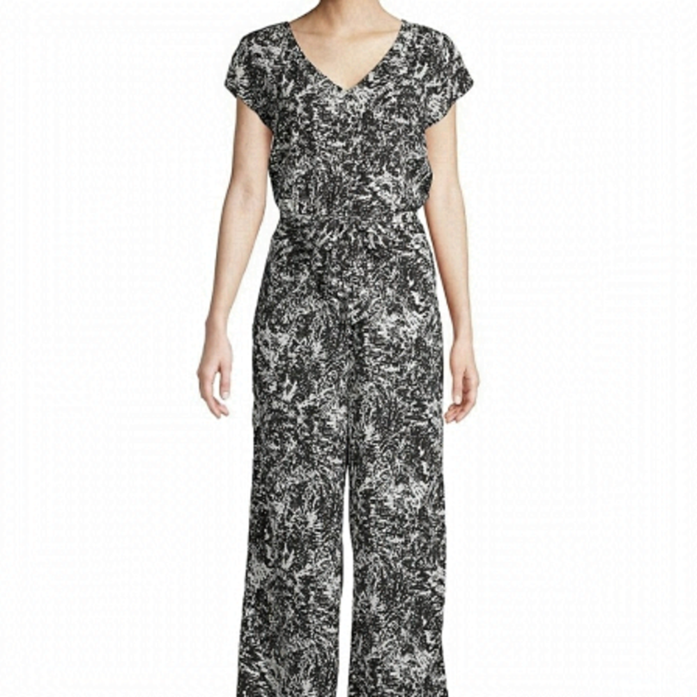 Halston belted jumpsuit short sleeveless black and white